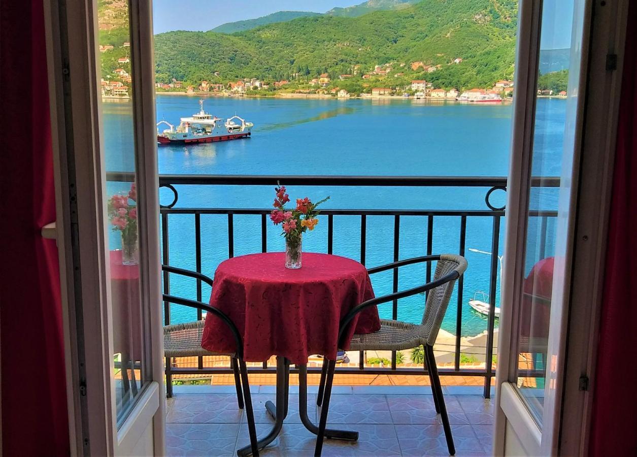 Apartments Okuka Tivat Eksteriør bilde