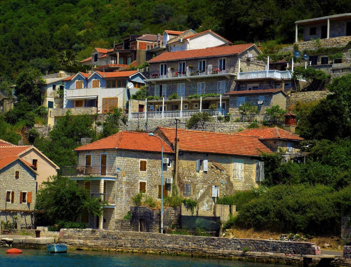 Apartments Okuka Tivat Eksteriør bilde