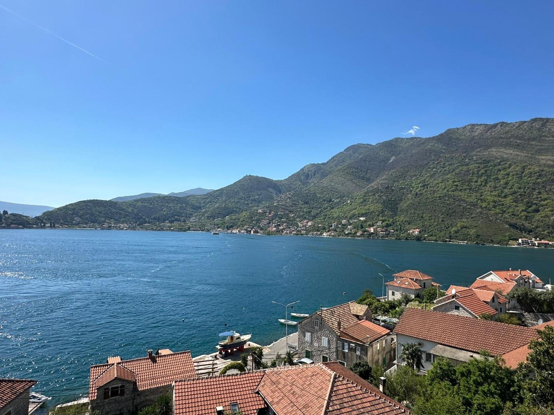 Apartments Okuka Tivat Eksteriør bilde