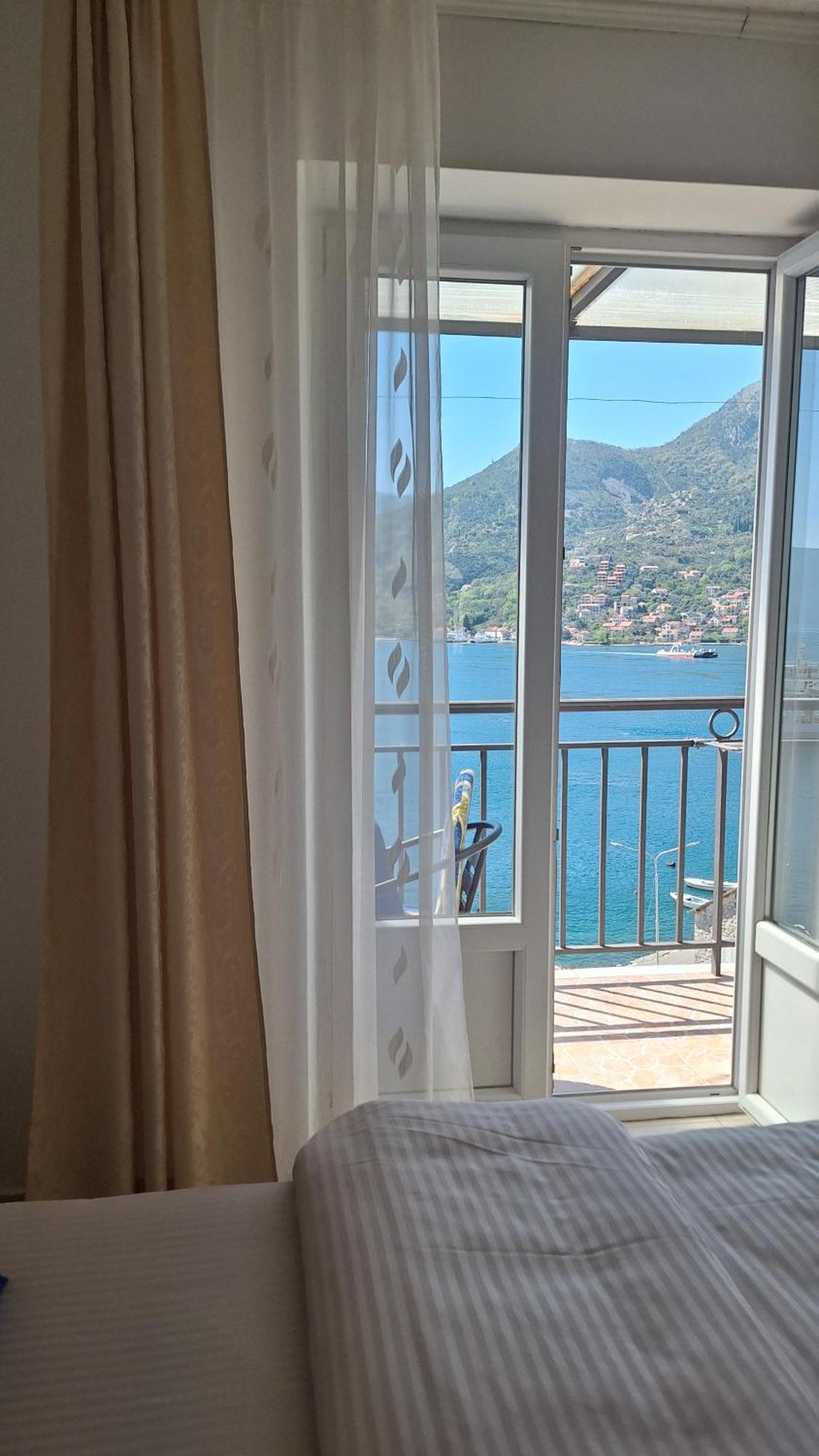 Apartments Okuka Tivat Eksteriør bilde