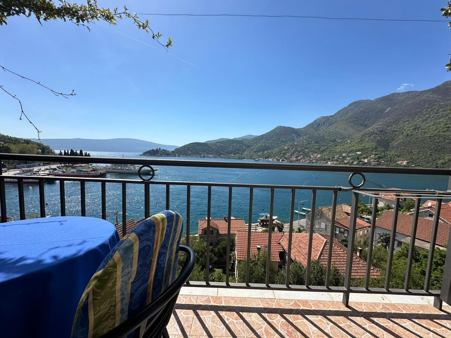 Apartments Okuka Tivat Eksteriør bilde