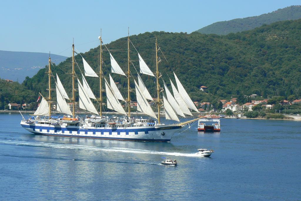 Apartments Okuka Tivat Eksteriør bilde