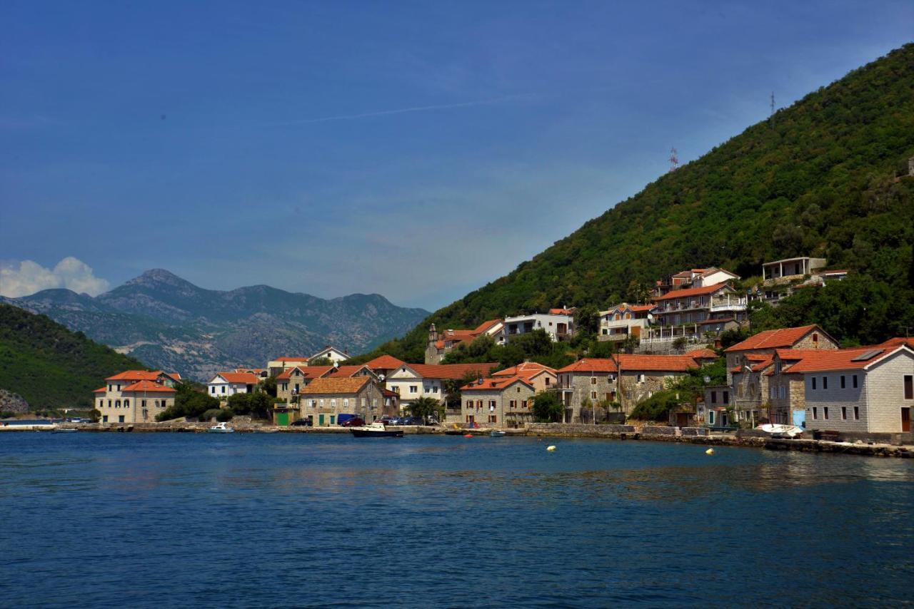 Apartments Okuka Tivat Eksteriør bilde
